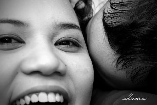 Kissing mama