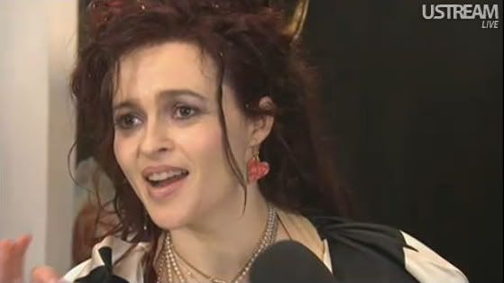 who plays the red queen who plays the red queen