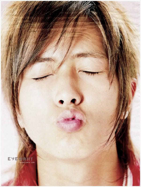 http://i141.photobucket.com/albums/r53/Chrisha_allerint/Yamapi/yamapkisses5lr.jpg