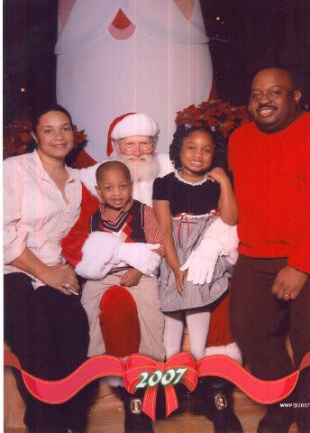 SagetFamilySantaPic12-23-07.jpg picture by negra266