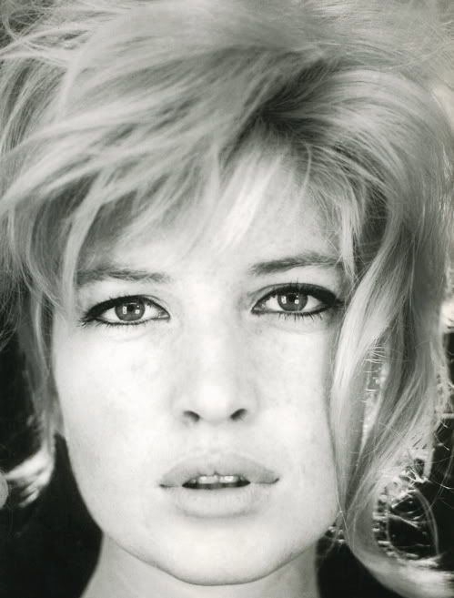 Monica Vitti - Wallpaper Gallery