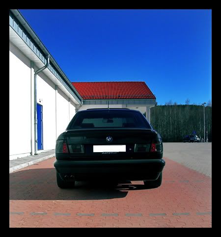 http://i141.photobucket.com/albums/r74/zolle1/bmw5.jpg