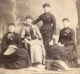 Image hotlink - 'http://i141.photobucket.com/albums/r78/slashignore/sisters21885.jpg' Image hotlink - 'http://i141.photobucket.com/albums/r78/slashignore/sisters21885.jpg'