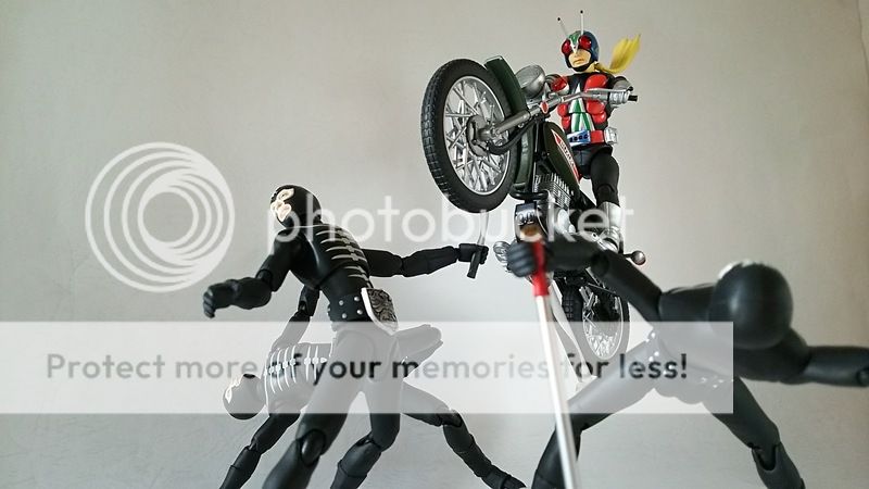 永远的配角~幪面超人4号 玉面金刚/机车