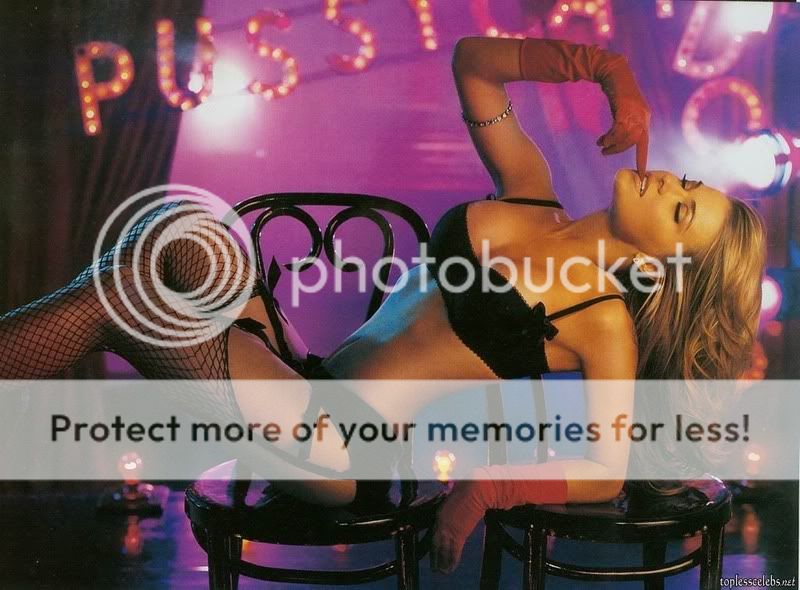 http://i141.photobucket.com/albums/r73/sineadconwell/Carmen-Electra-topless-7-1.jpg